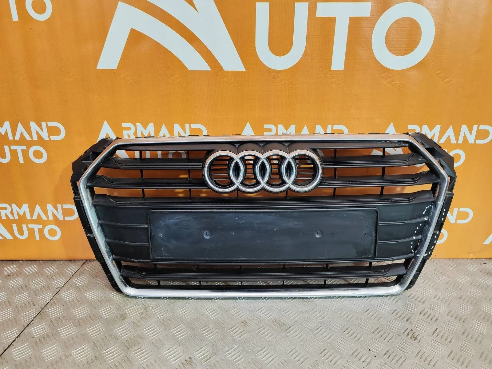 Решетка радиатора AUDI A4 2015-2020 B9