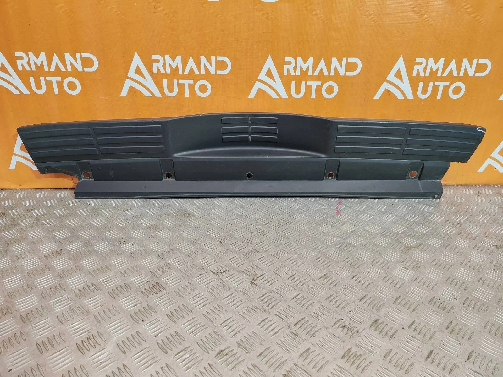 Накладка бампера верхняя Mitsubishi Pajero 2006-нв 4