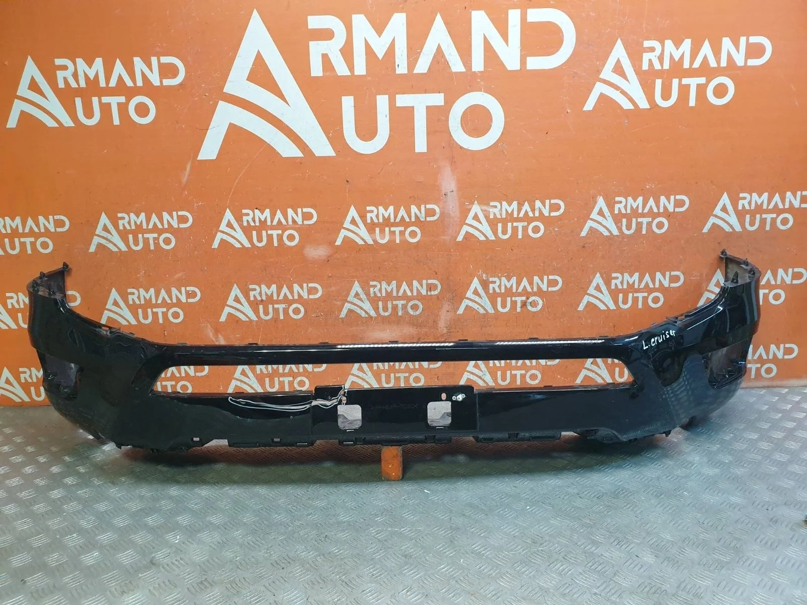 Бампер нижняя часть Toyota Land Cruiser 2021-нв 300