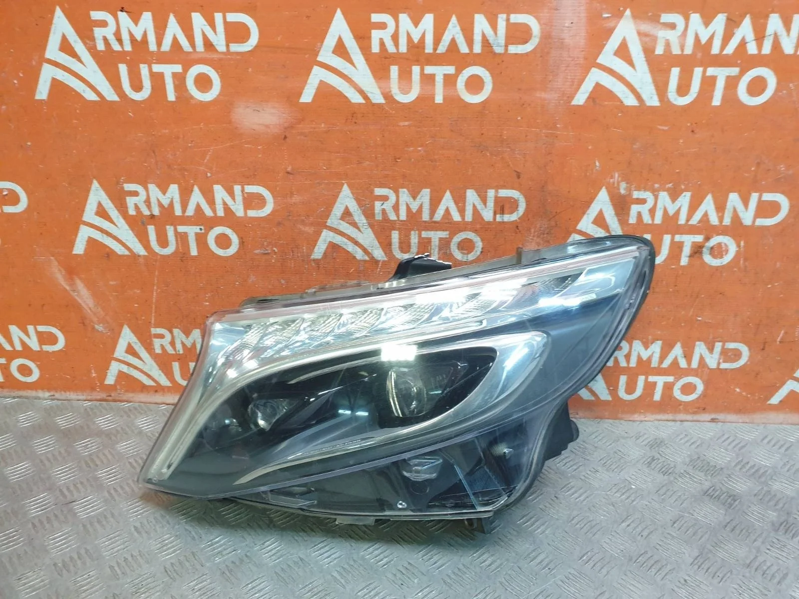 Фара Mercedes V-Class 2014-нв W447