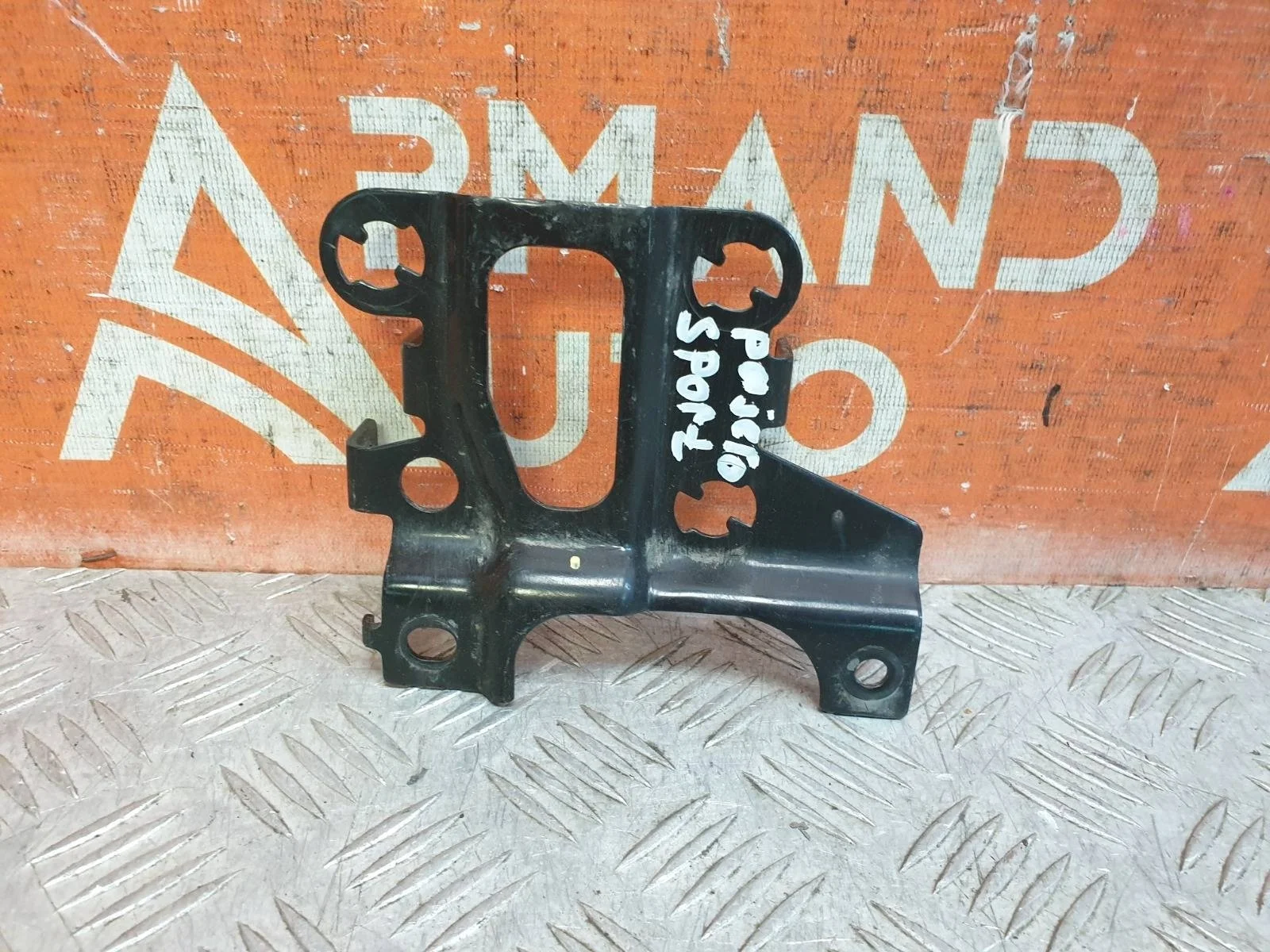 Кронштейн датчика круиз контроля Mitsubishi Pajero Sport 2015-2021 3