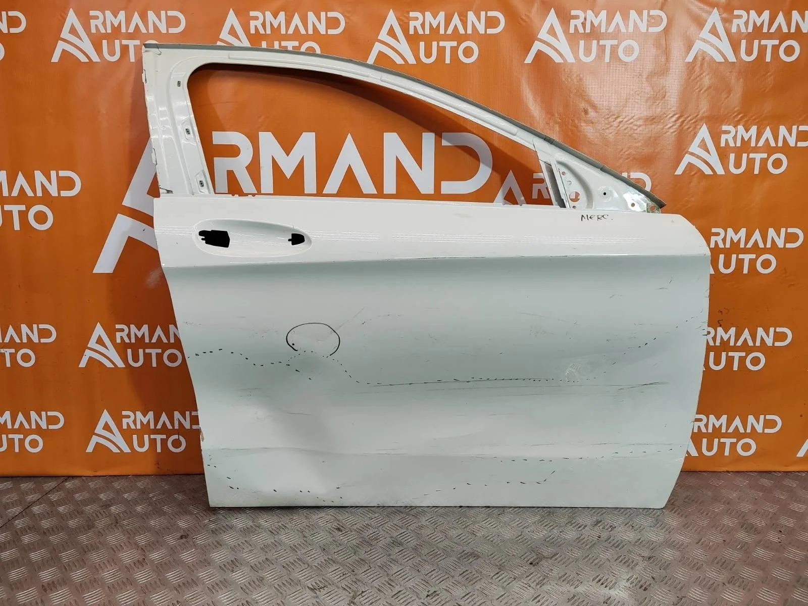 Дверь Mercedes GLA-Class 2013-2020 X156