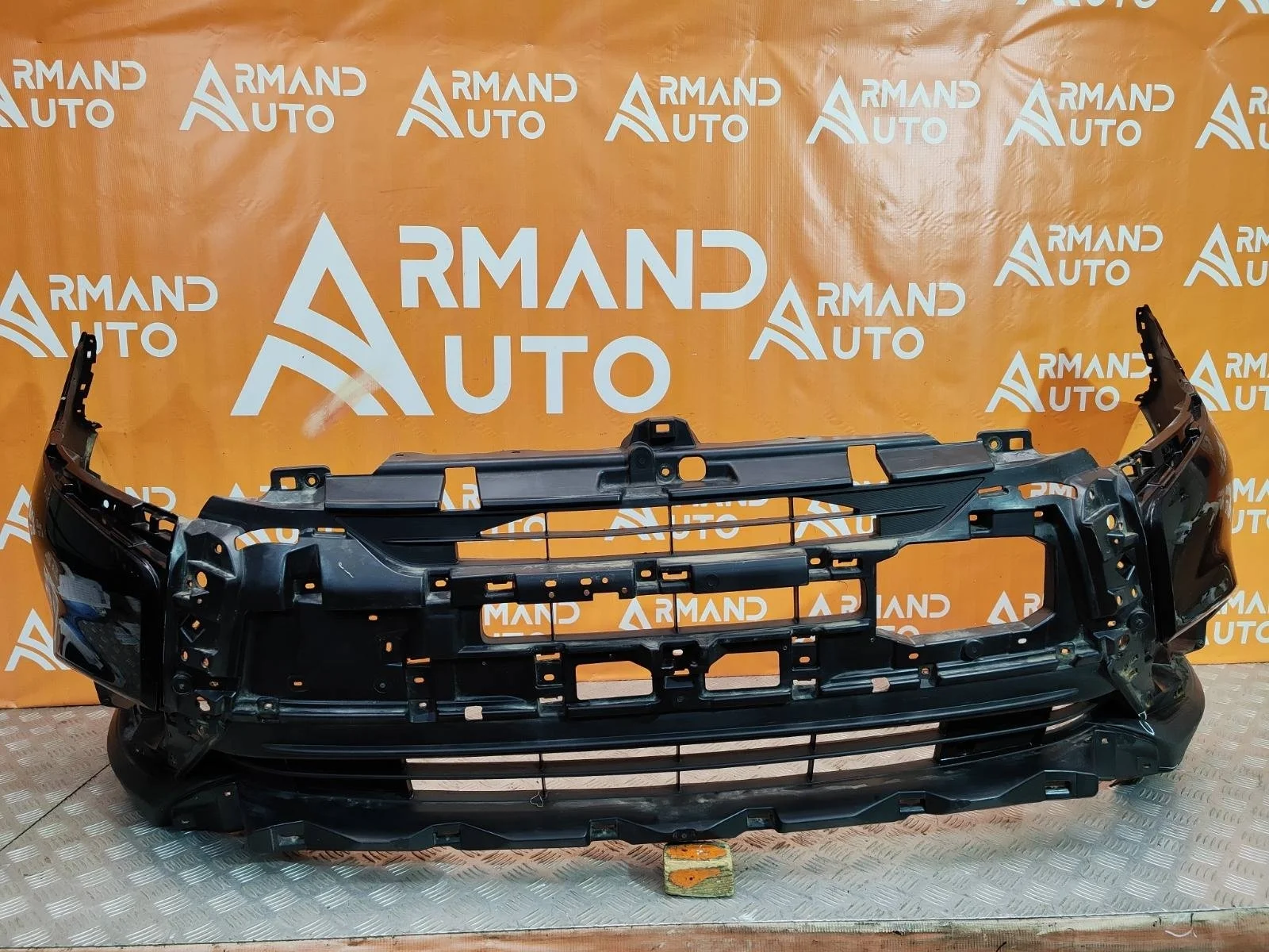 Бампер Mitsubishi Outlander 2015-2018 3