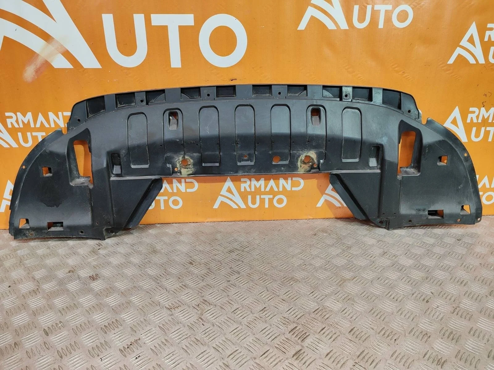 Пыльник бампера Mitsubishi Outlander 2012-нв 3