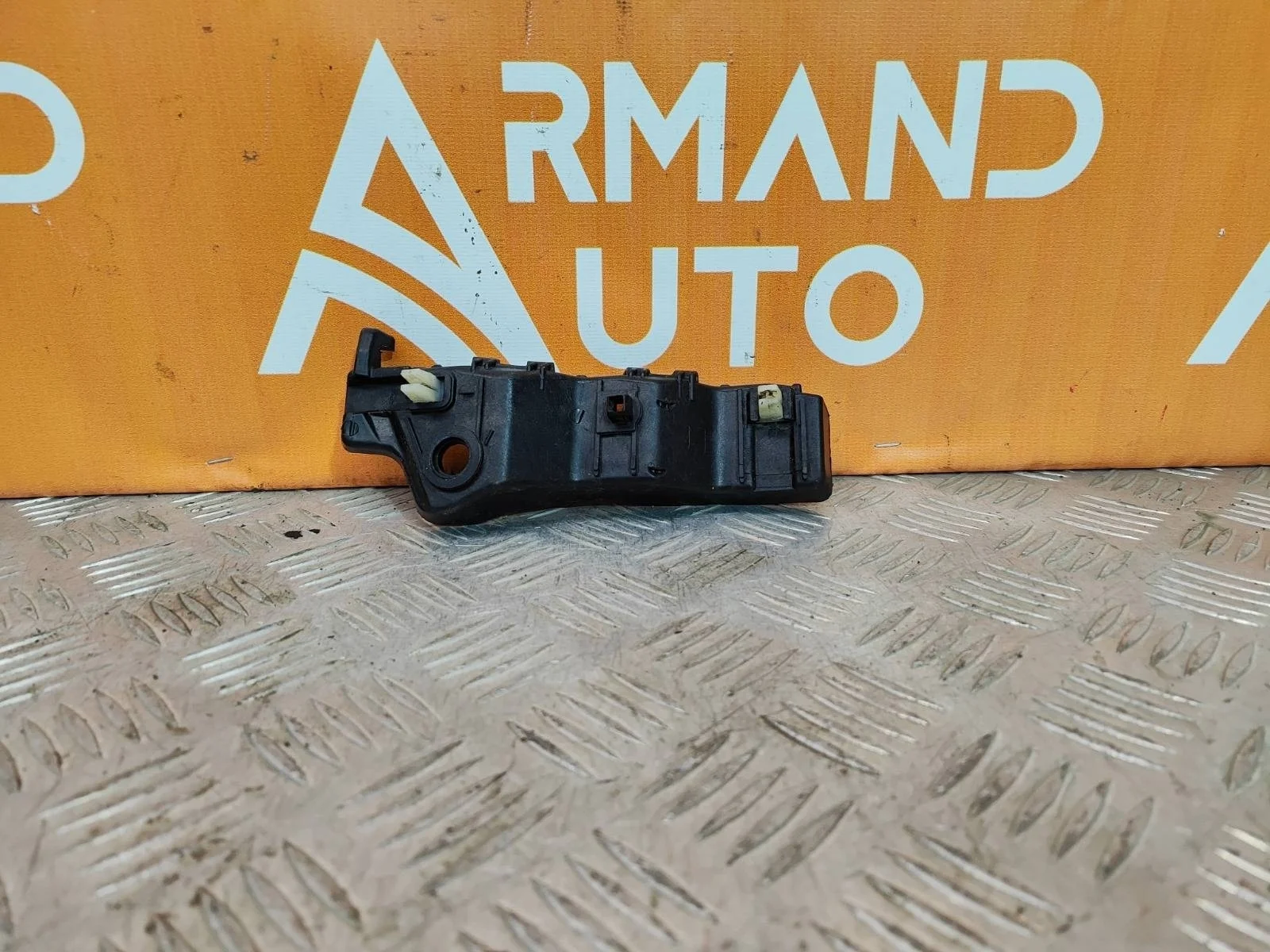 Кронштейн бампера Hyundai Santa Fe 2012-2019 3 DM