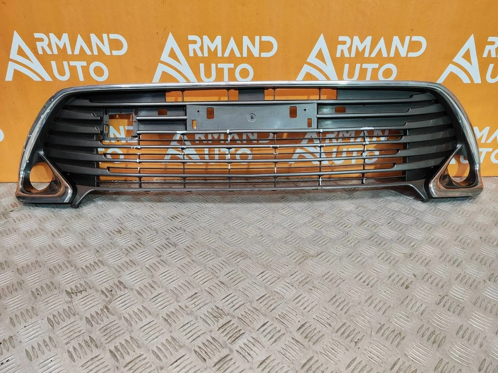Решетка бампера Toyota Camry 2014-2017 XV50