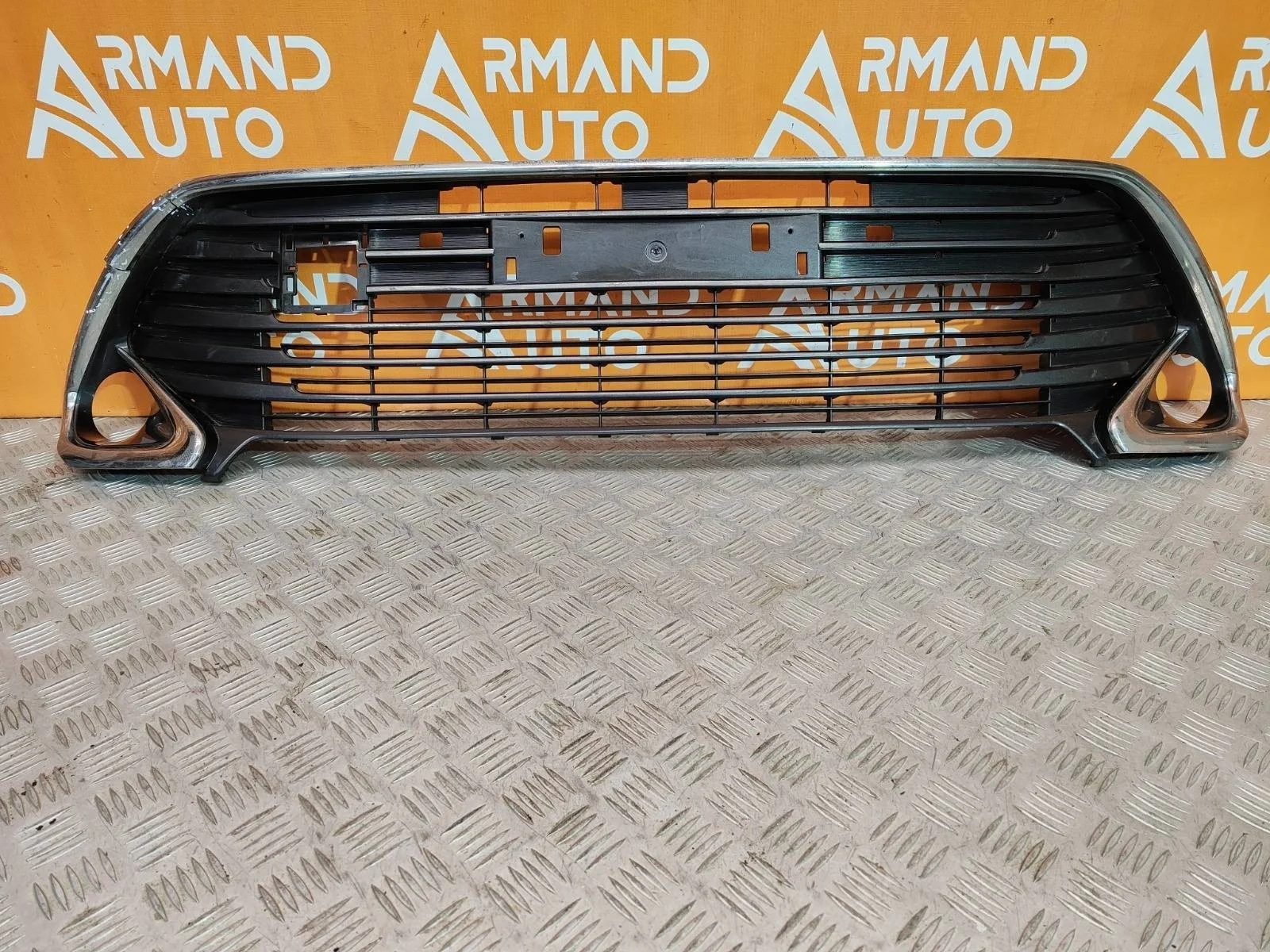 Решетка бампера Toyota Camry 2014-2017 XV50