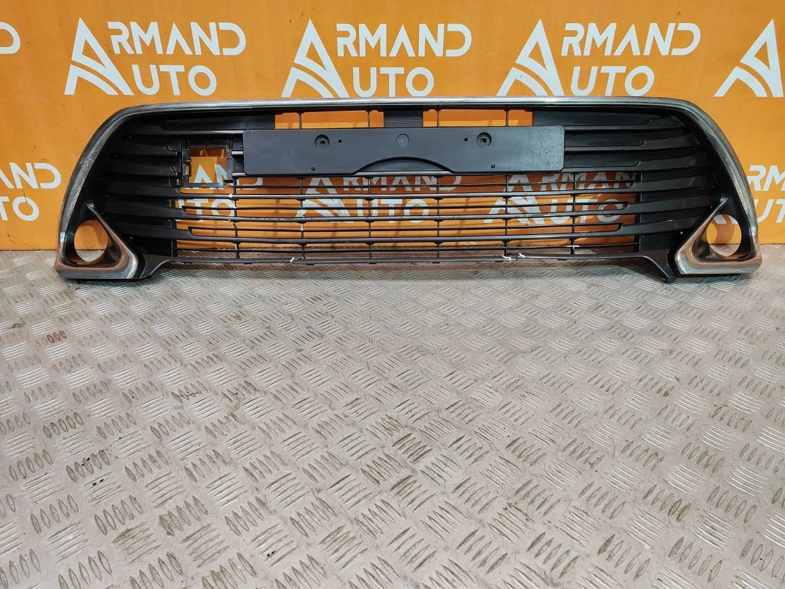 Решетка бампера Toyota Camry 2014-2017 XV50