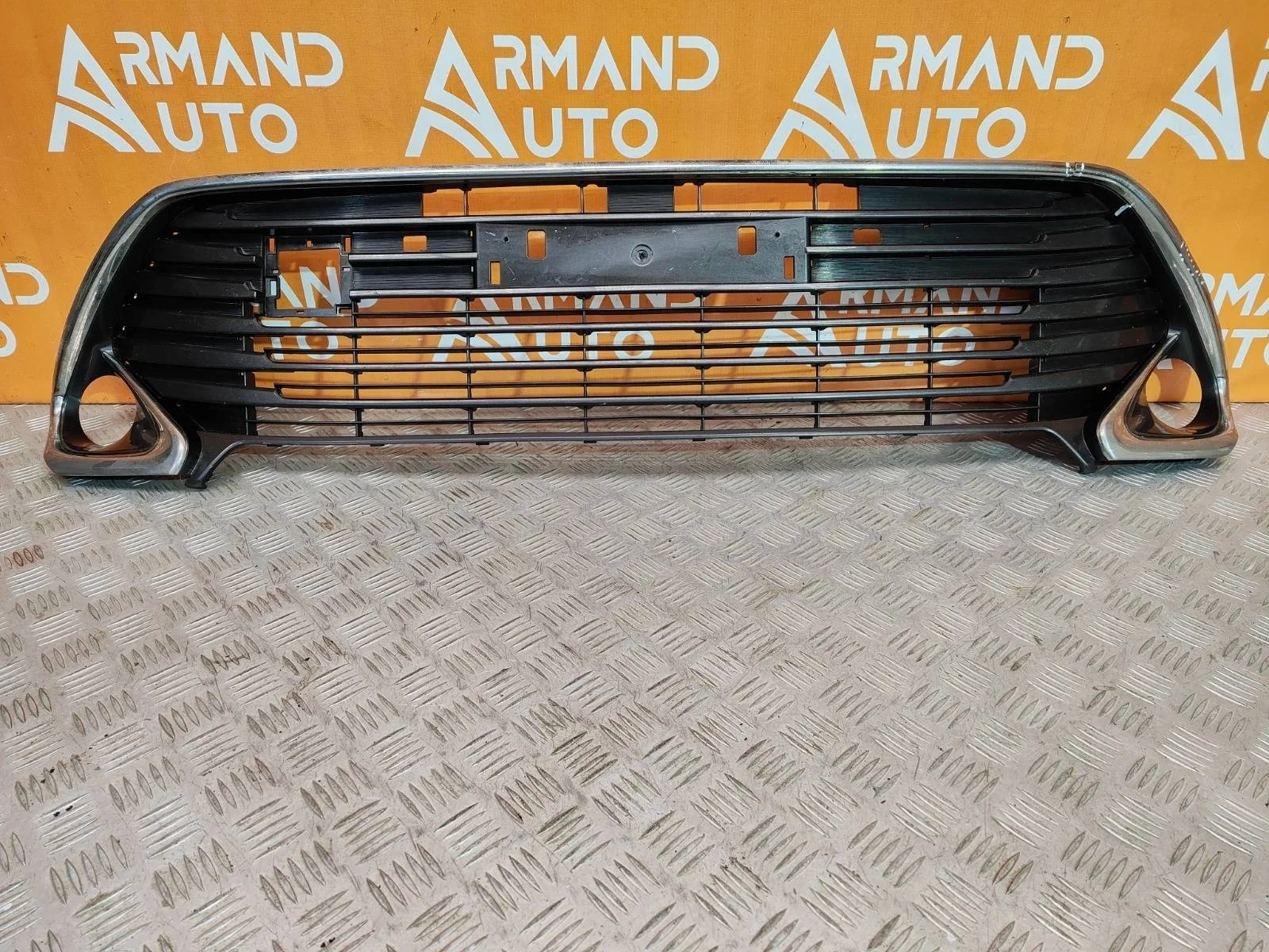 Решетка бампера Toyota Camry 2014-2017 XV50