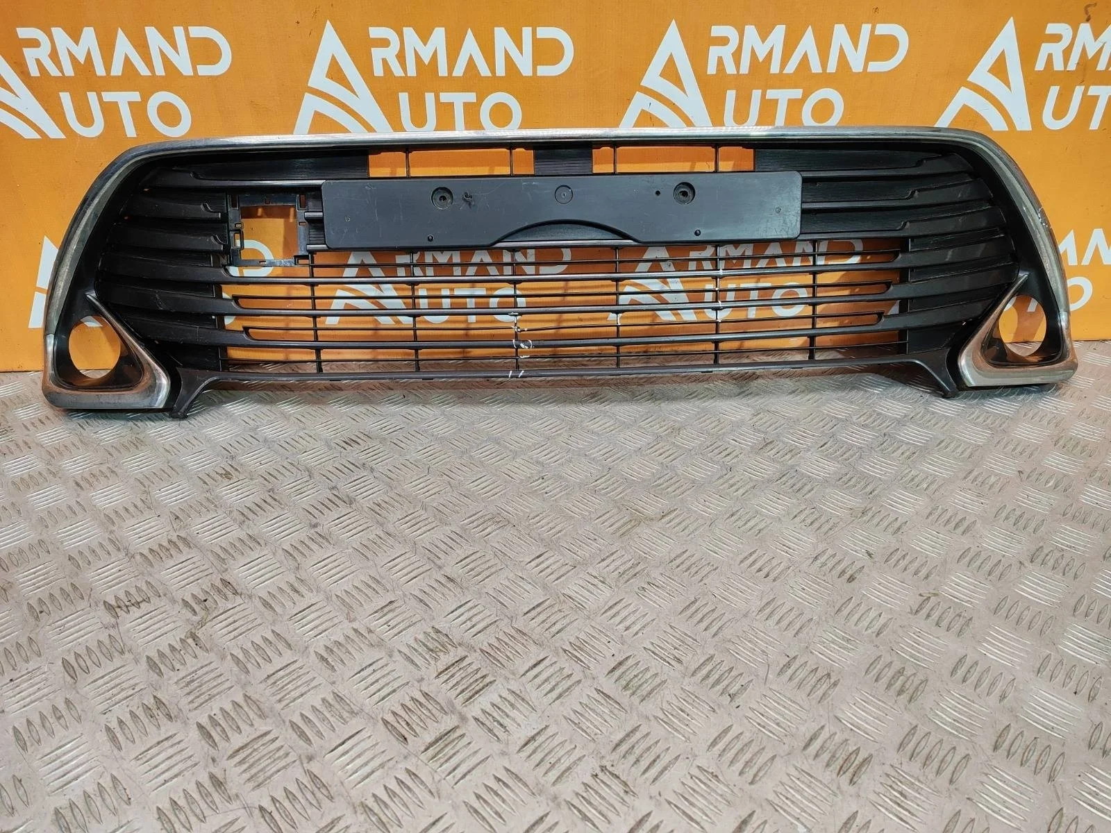 Решетка бампера Toyota Camry 2014-2017 XV50