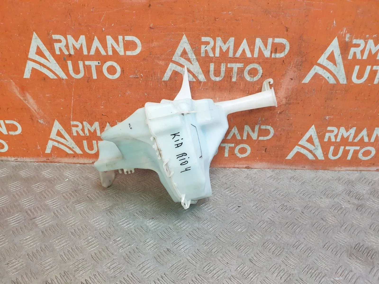 Бачок стеклоомывателя KIA Rio 2011-2015 3 QB