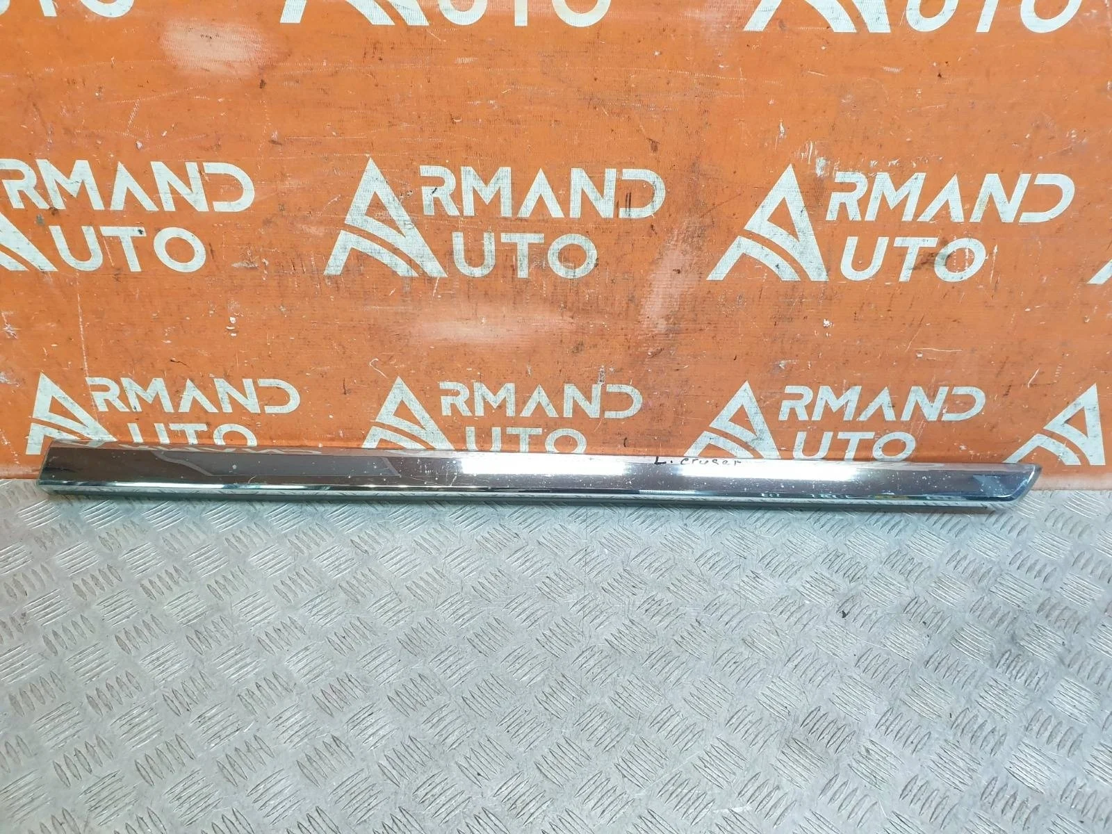 Молдинг двери Toyota Land Cruiser 2015-2021 200