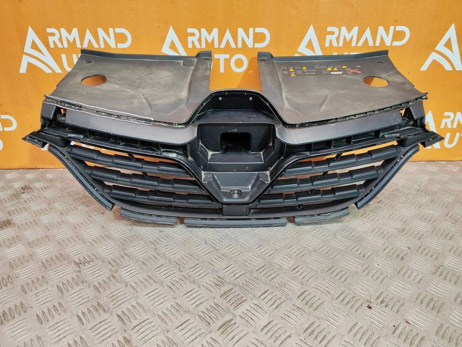 Решетка радиатора Renault Arkana 2019-нв