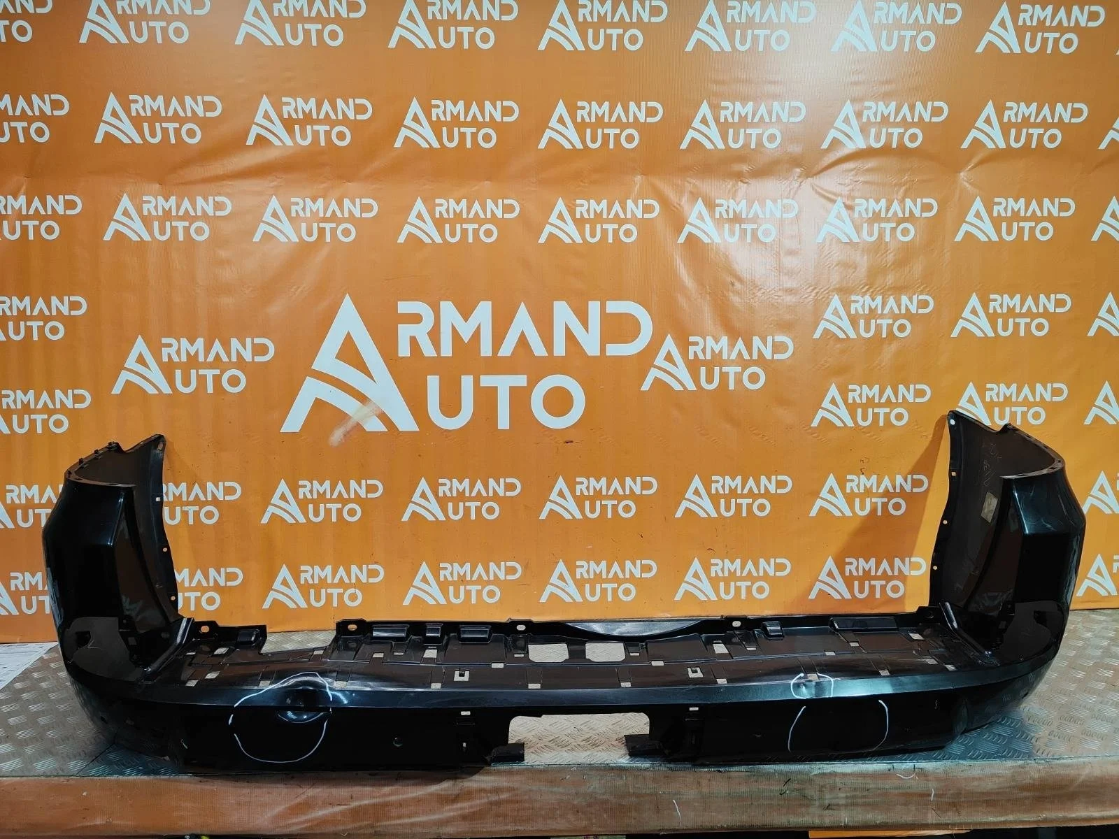 Бампер Lexus LX 2015-2023 URJ200