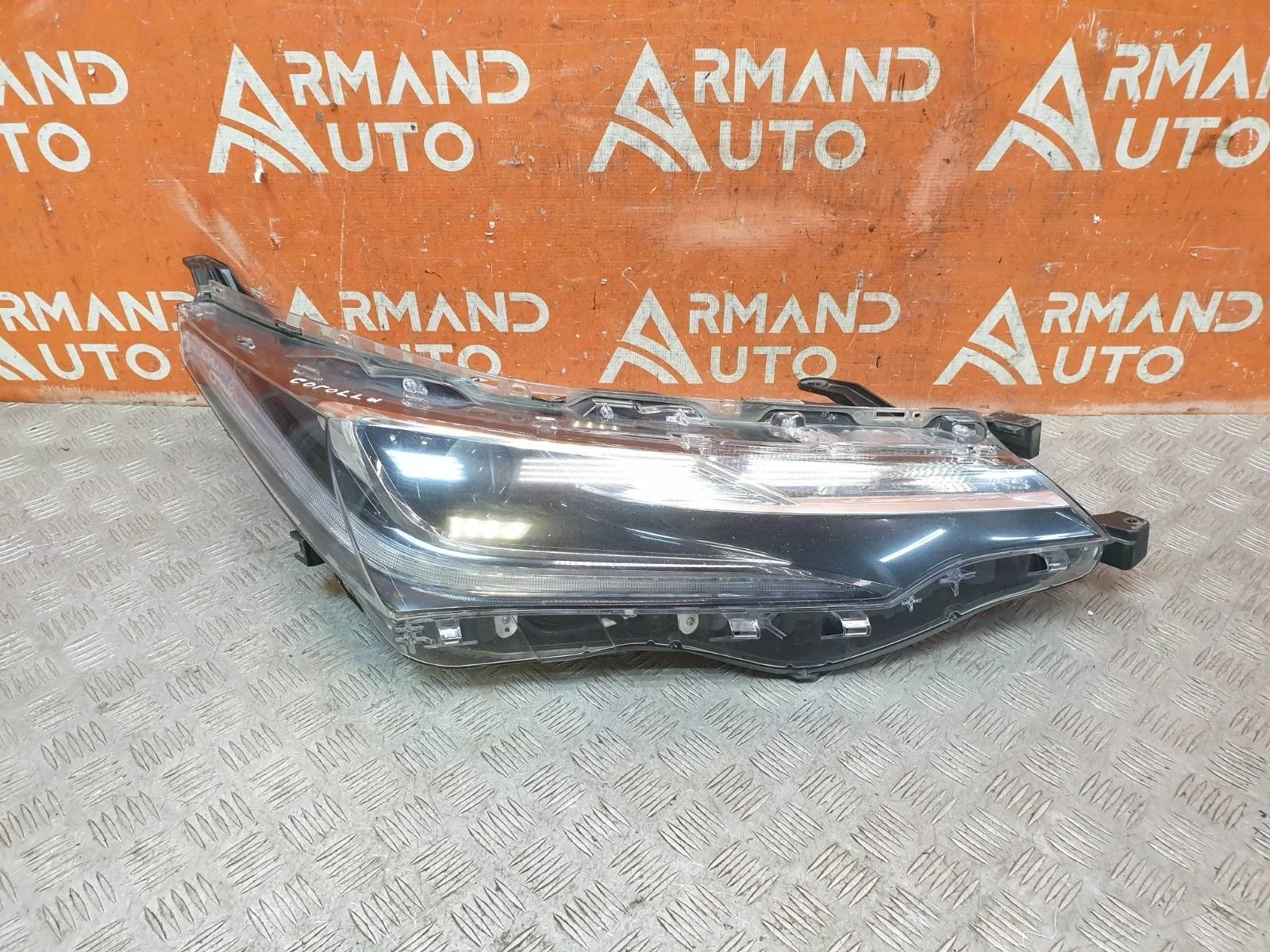 Фара Toyota Corolla 2015-2019 11 E160 E170 E180