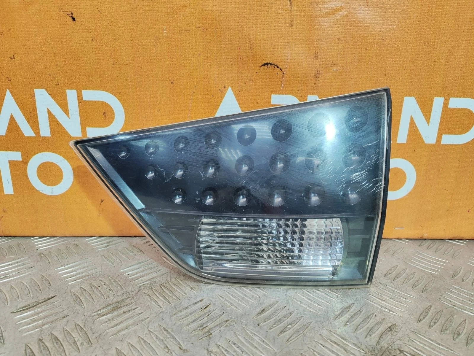 Фонарь внутренний Mitsubishi Outlander 2005-2013 XL