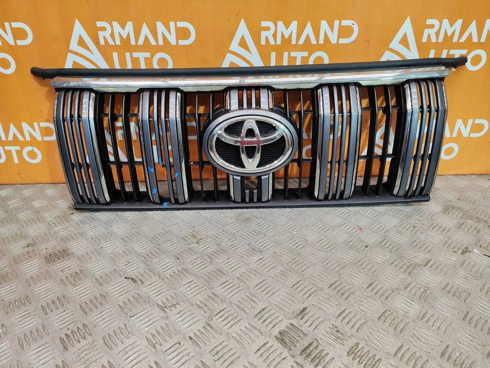 Решетка радиатора Toyota Land Cruiser Prado 2017-2020 150