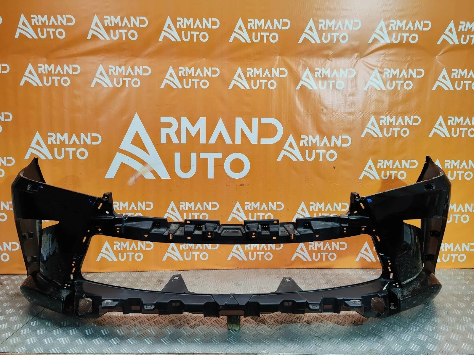 Бампер Lexus LX 2015-2023 URJ200