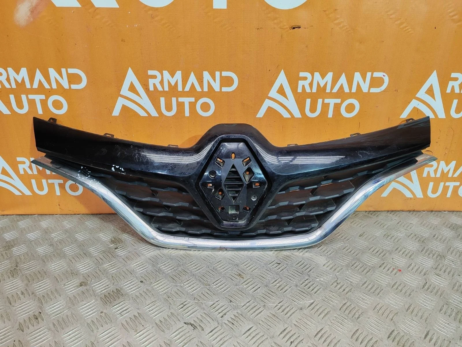 Решетка радиатора Renault kaptur 2016-2020