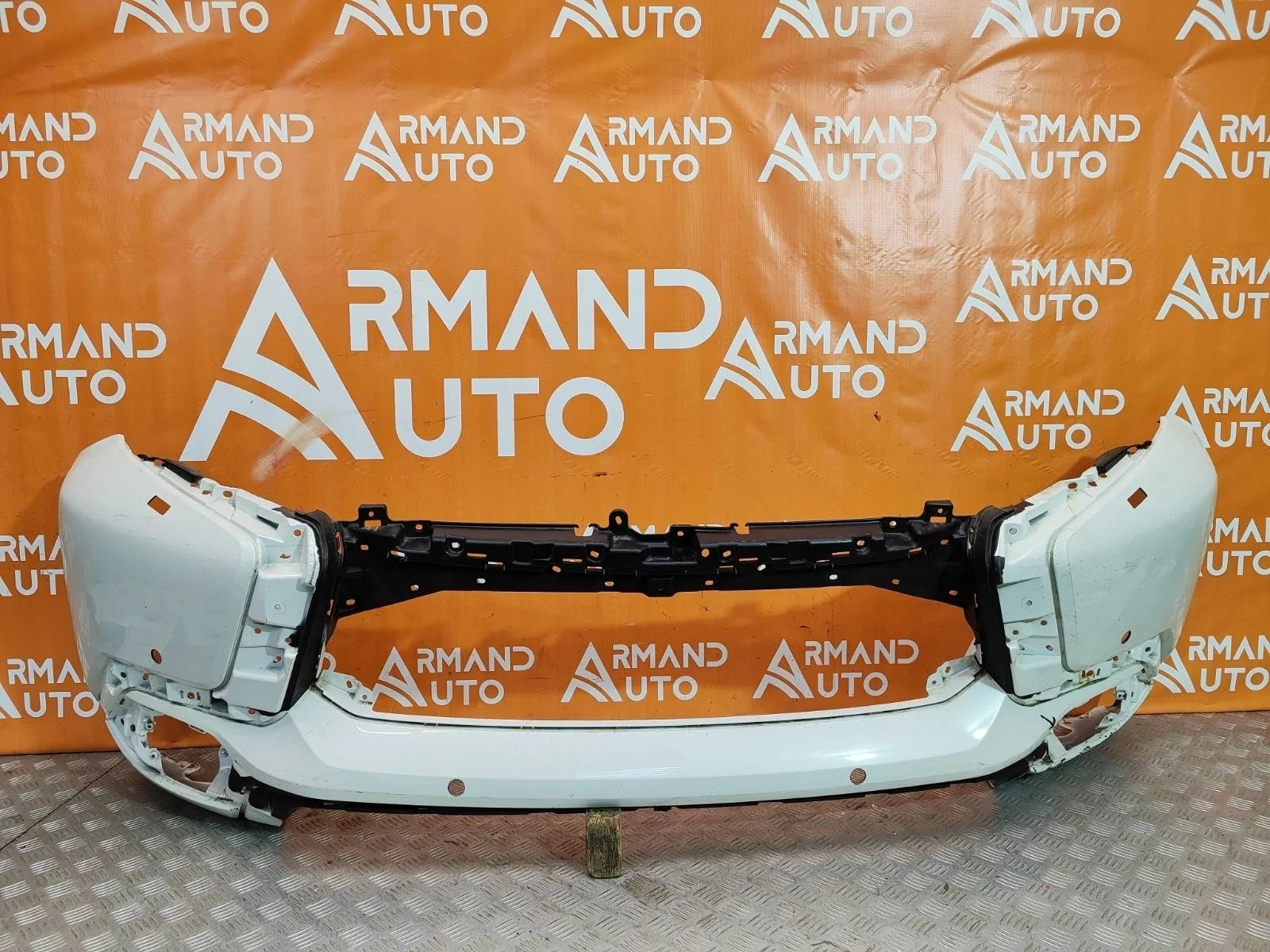 Бампер Mitsubishi Pajero Sport 2015-2021 3