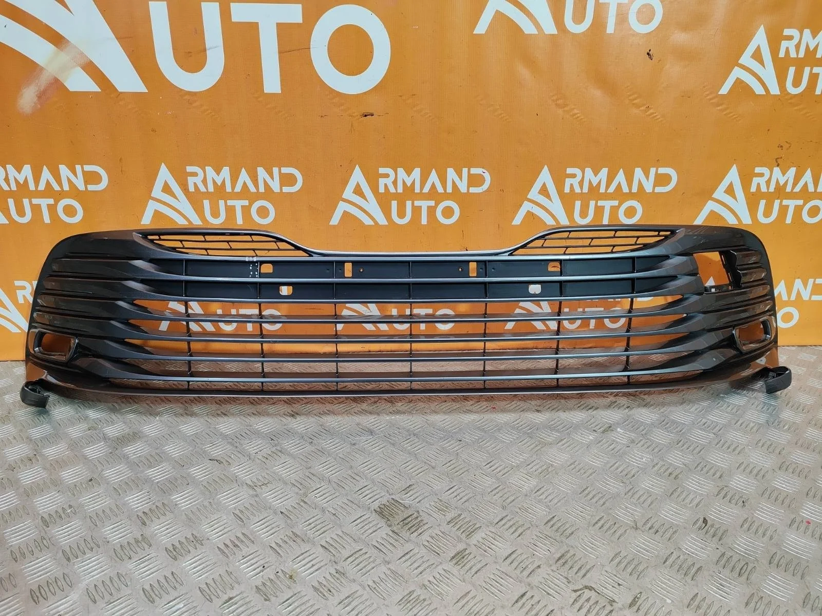 Решетка бампера Toyota Camry 2017-2021 8 XV70