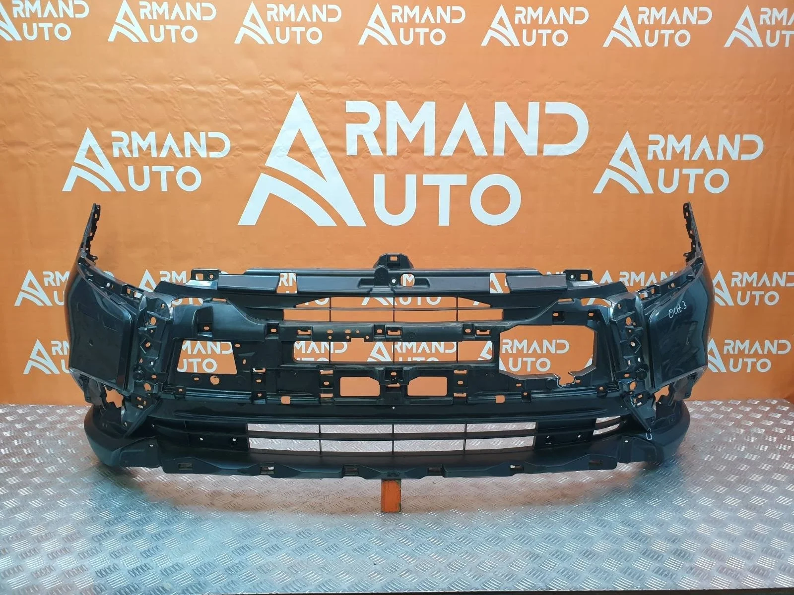 Бампер Mitsubishi Outlander 2018-нв 3