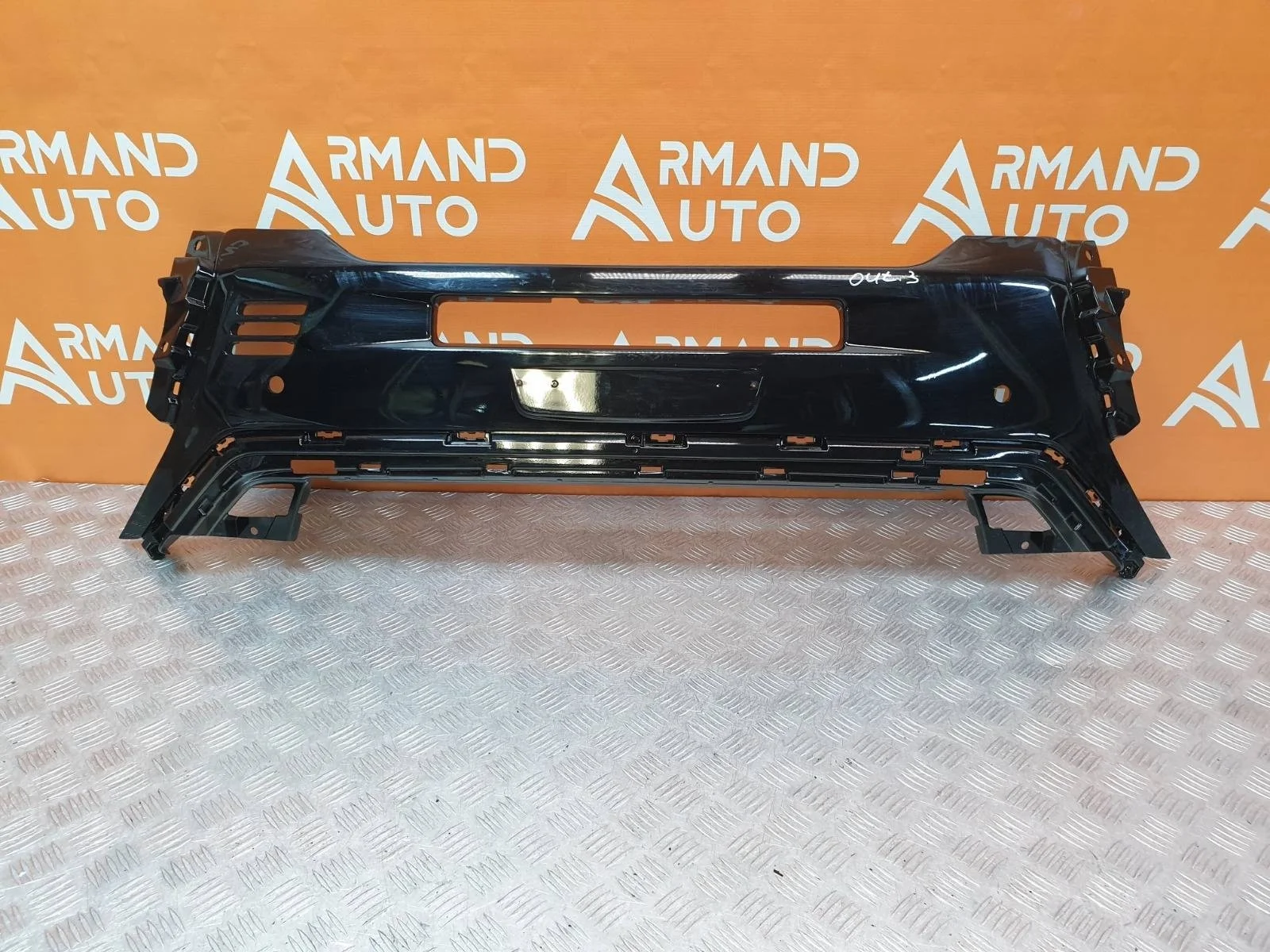 Накладка бампера верхняя Mitsubishi Outlander 2018-нв 3