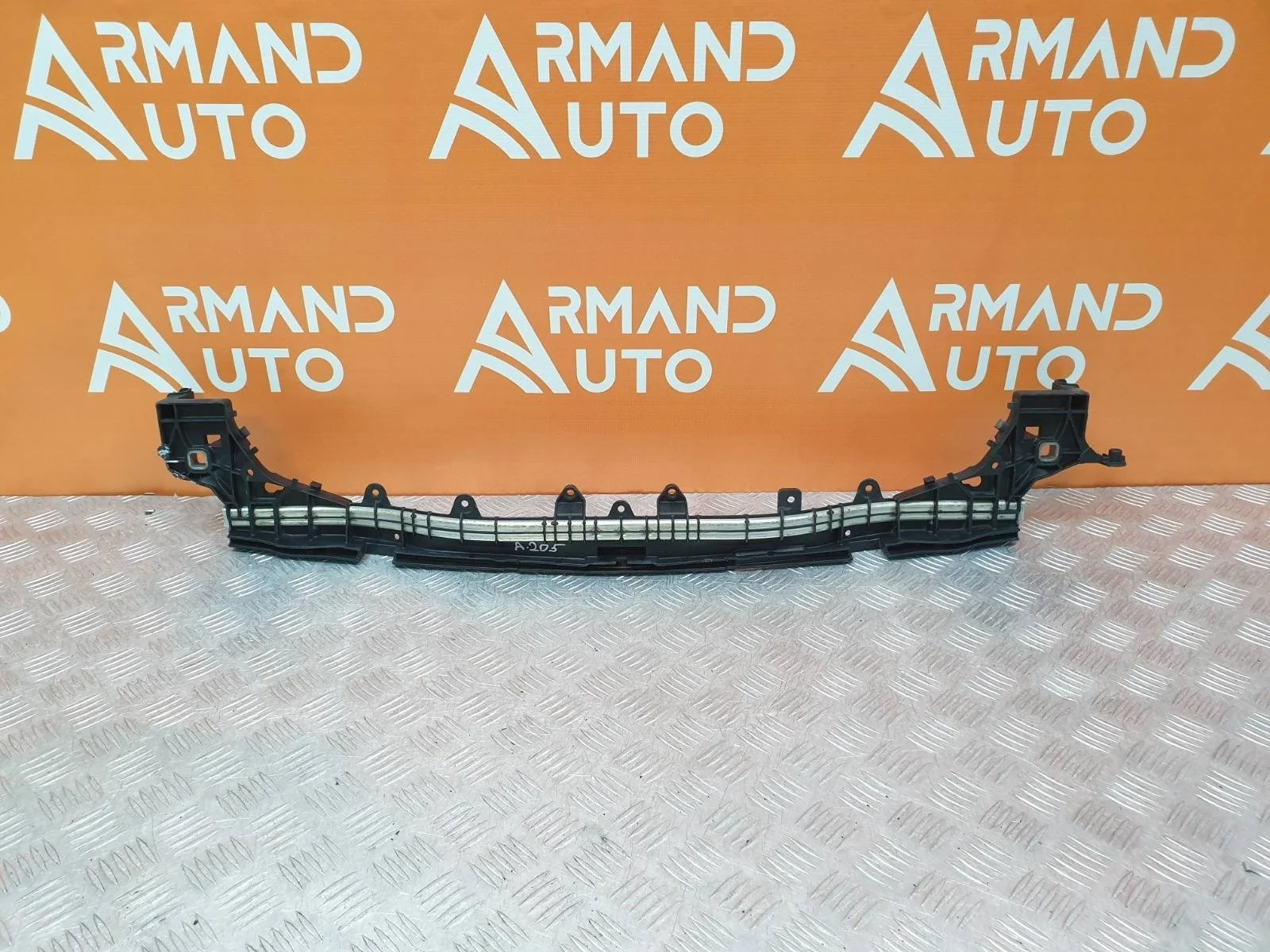 Кронштейн радиатора Mercedes -Class 2014-2021 W205