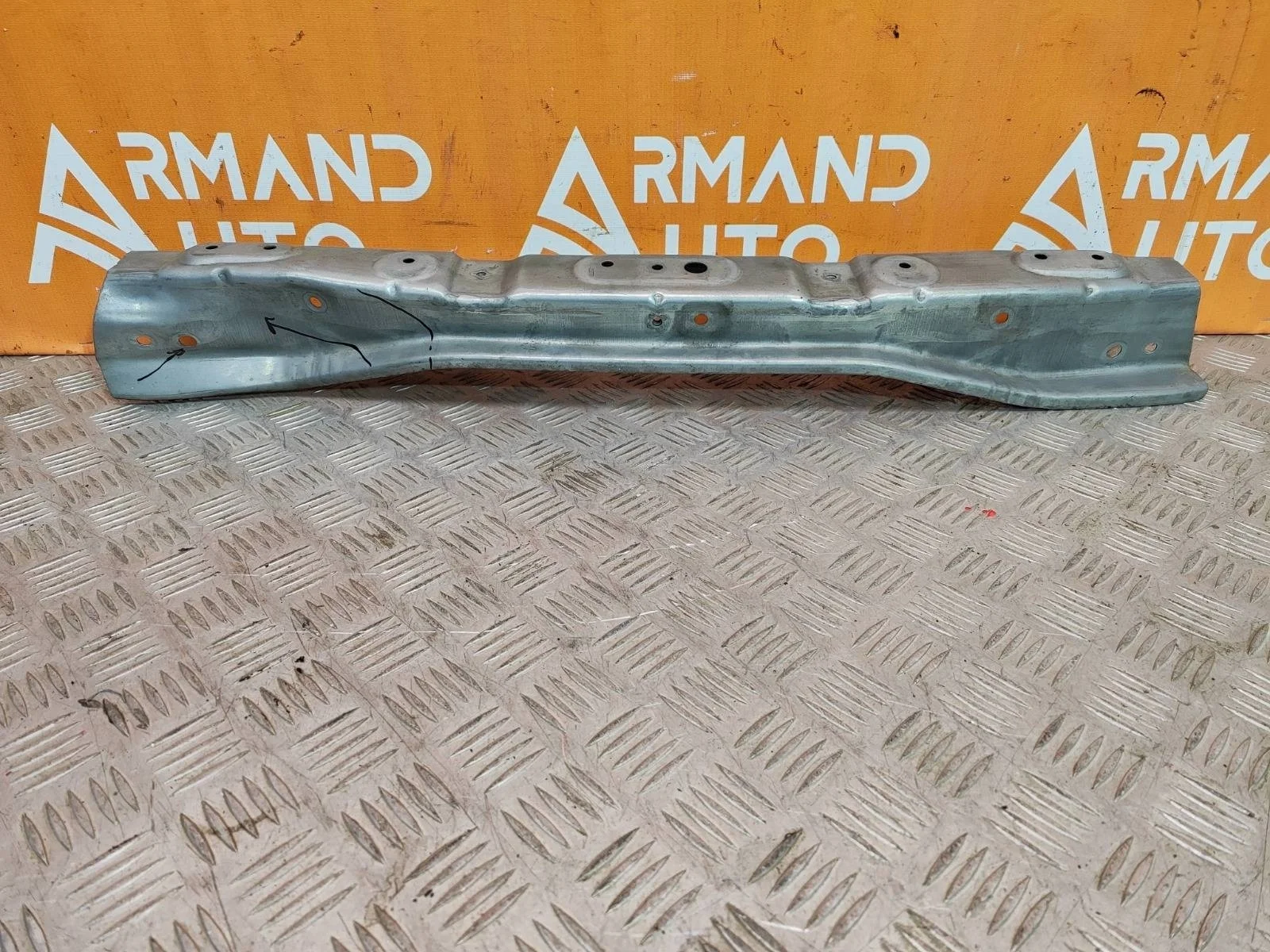 Усилитель бампера верхний Mitsubishi Outlander 2015-нв 3