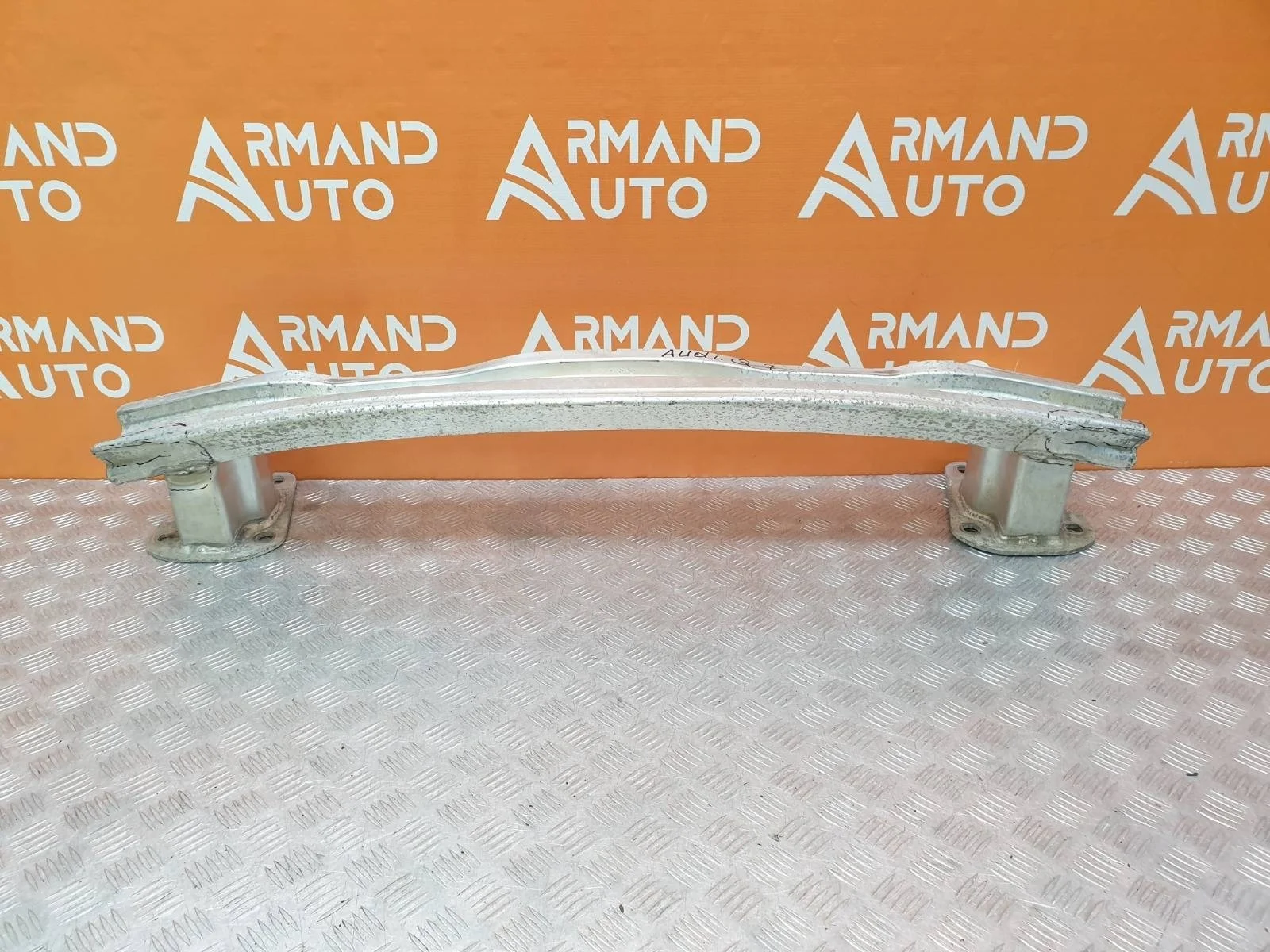 Усилитель бампера Audi Q7 2015-нв 4M