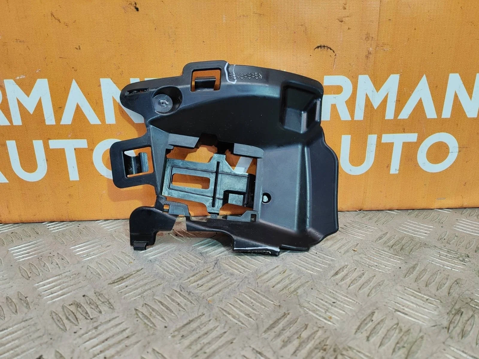 Кронштейн датчика мертвых зон Mercedes -Class Maybach 2017-2021 X222