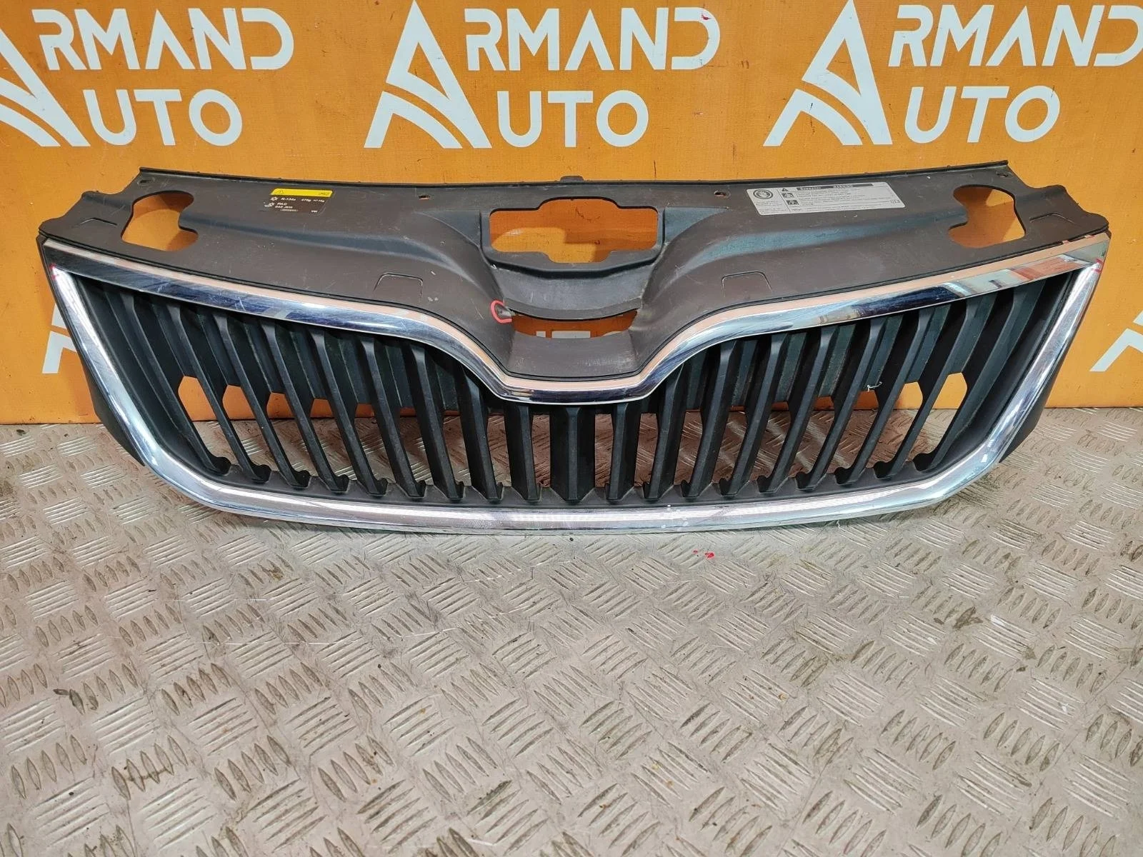 Решетка радиатора Skoda Rapid 2014-2020