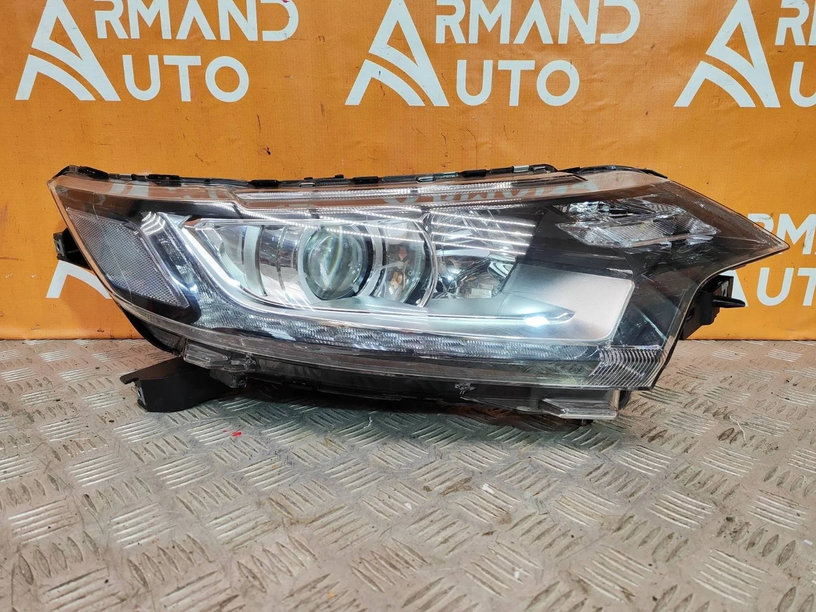 Фара Mitsubishi Outlander 2015-нв 3