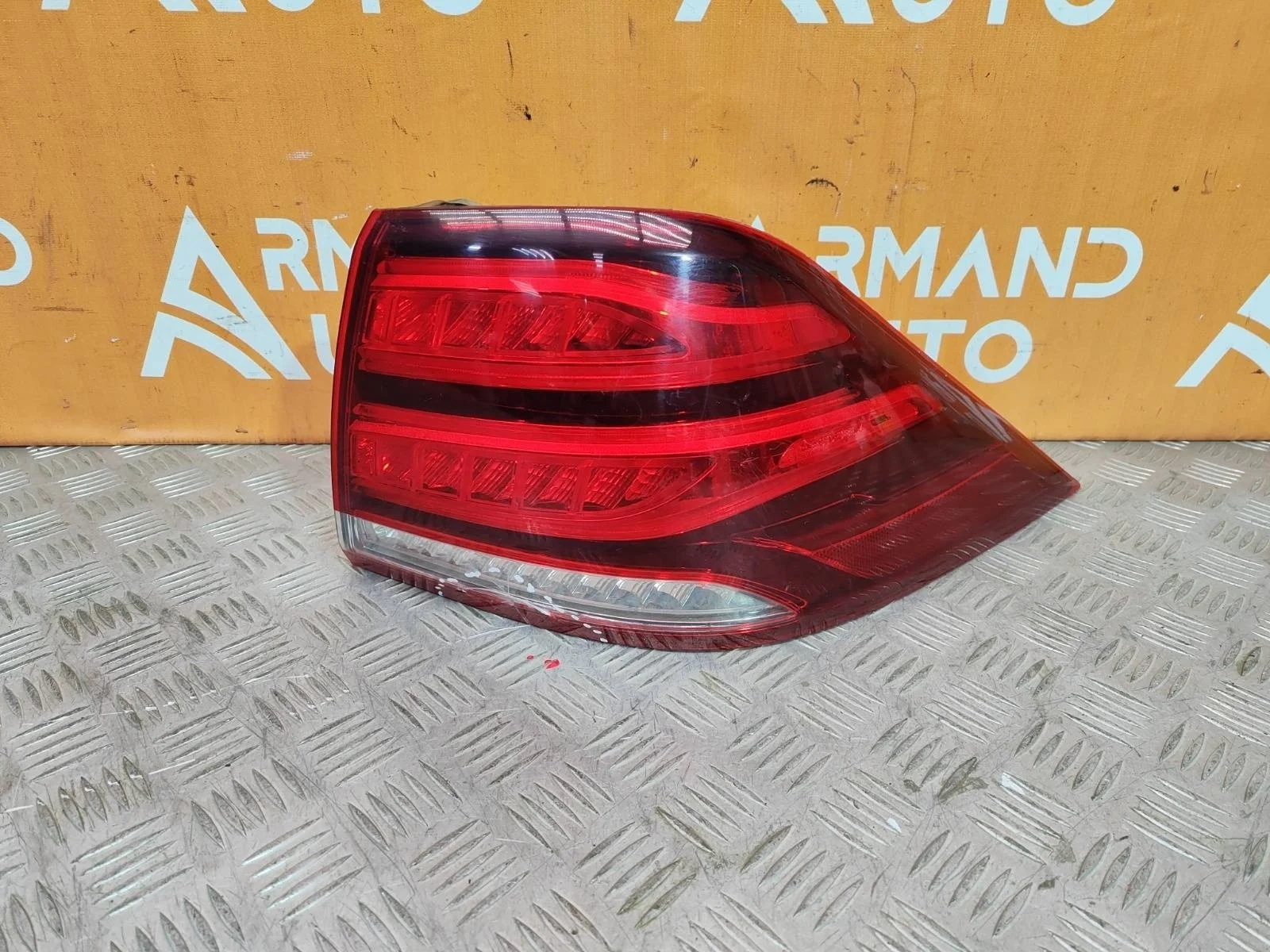 Фонарь внешний Mercedes ML GLE-Class 2015-2018 W166