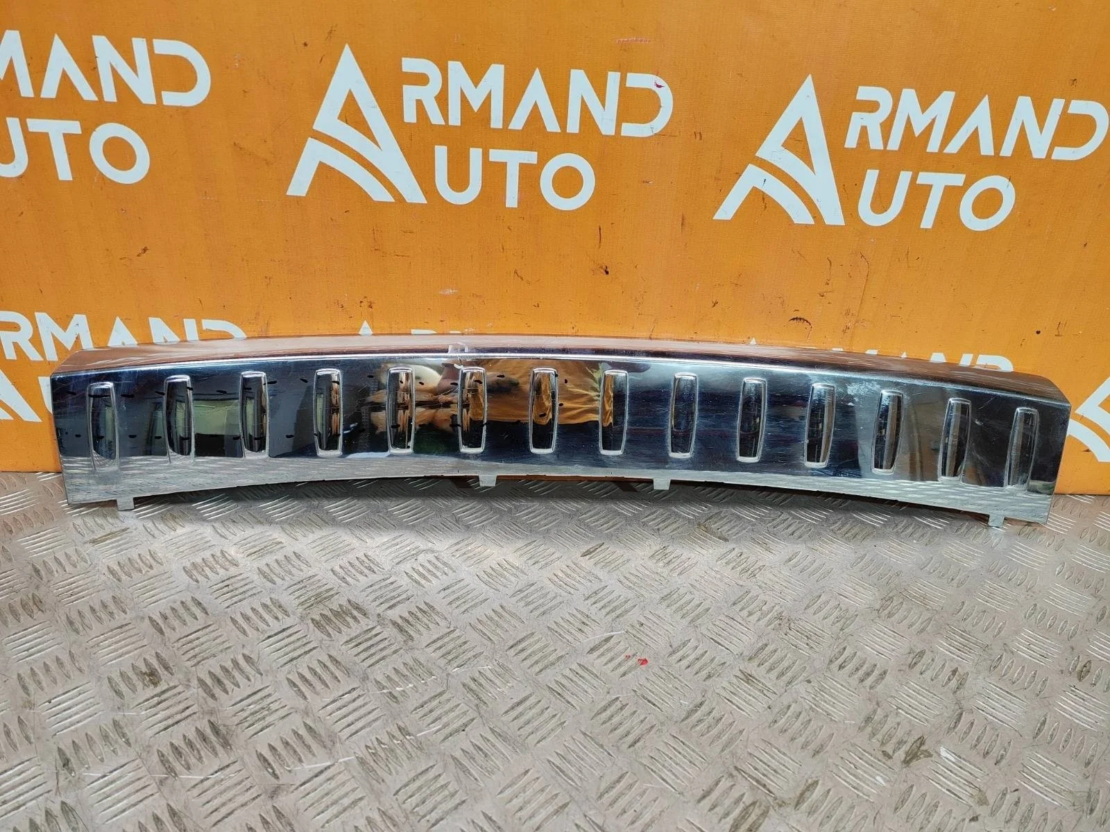 Накладка бампера верхняя Mercedes ML GLE-Class 2011-2015 W166