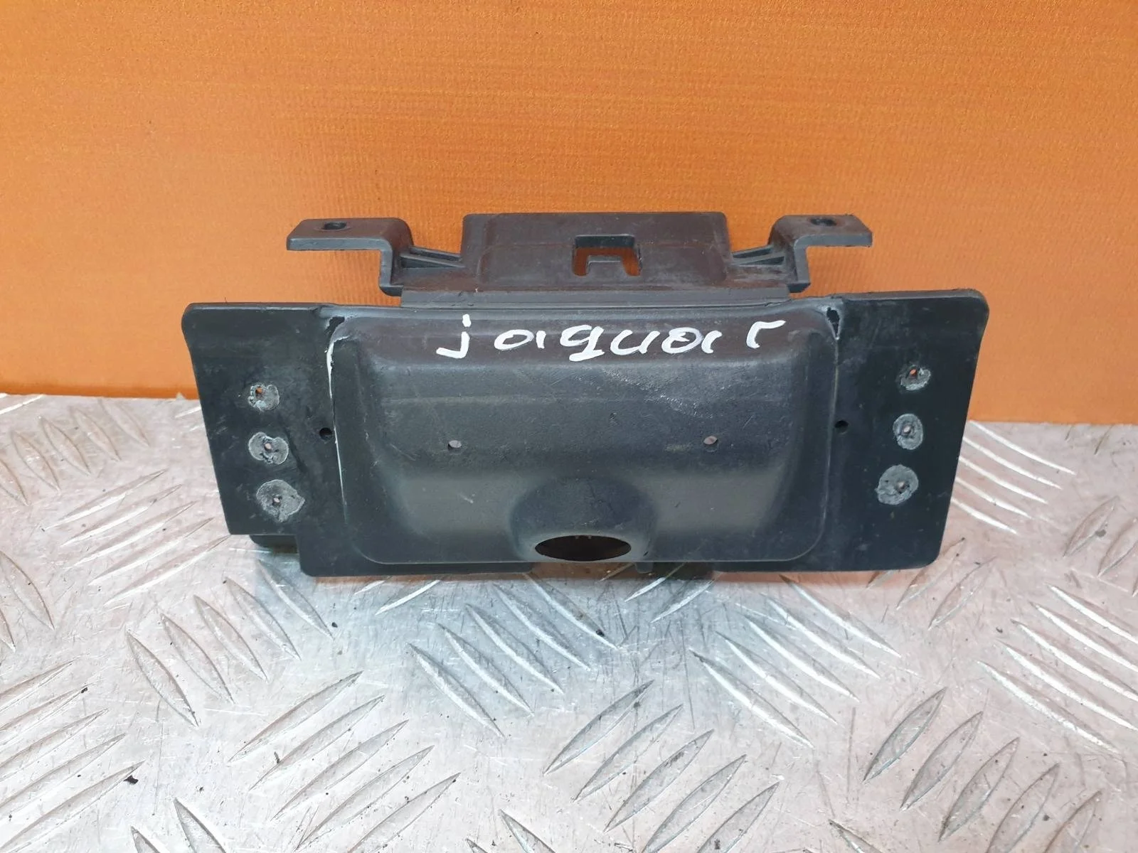 Кронштейн камеры Jaguar XJ 2009-2015 4 X351