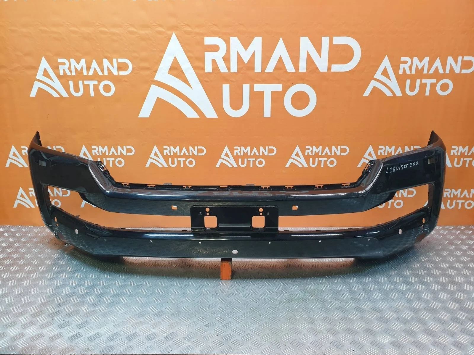 Бампер Toyota Land Cruiser 2015-2021 200
