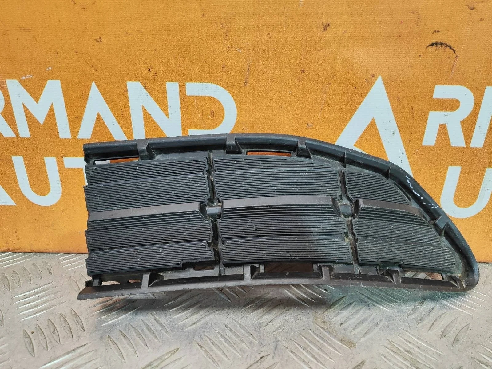 Решетка бампера Toyota RAV4 2012-2015 CA40