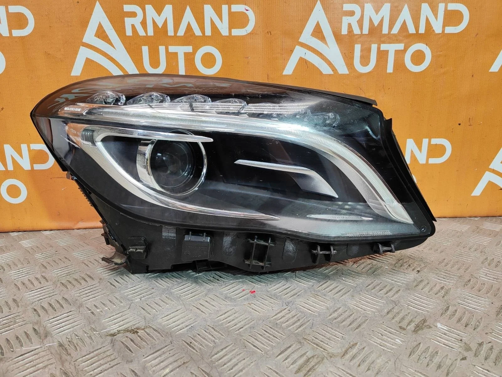 Фара Mercedes GLA-Class 2013-2017 X156
