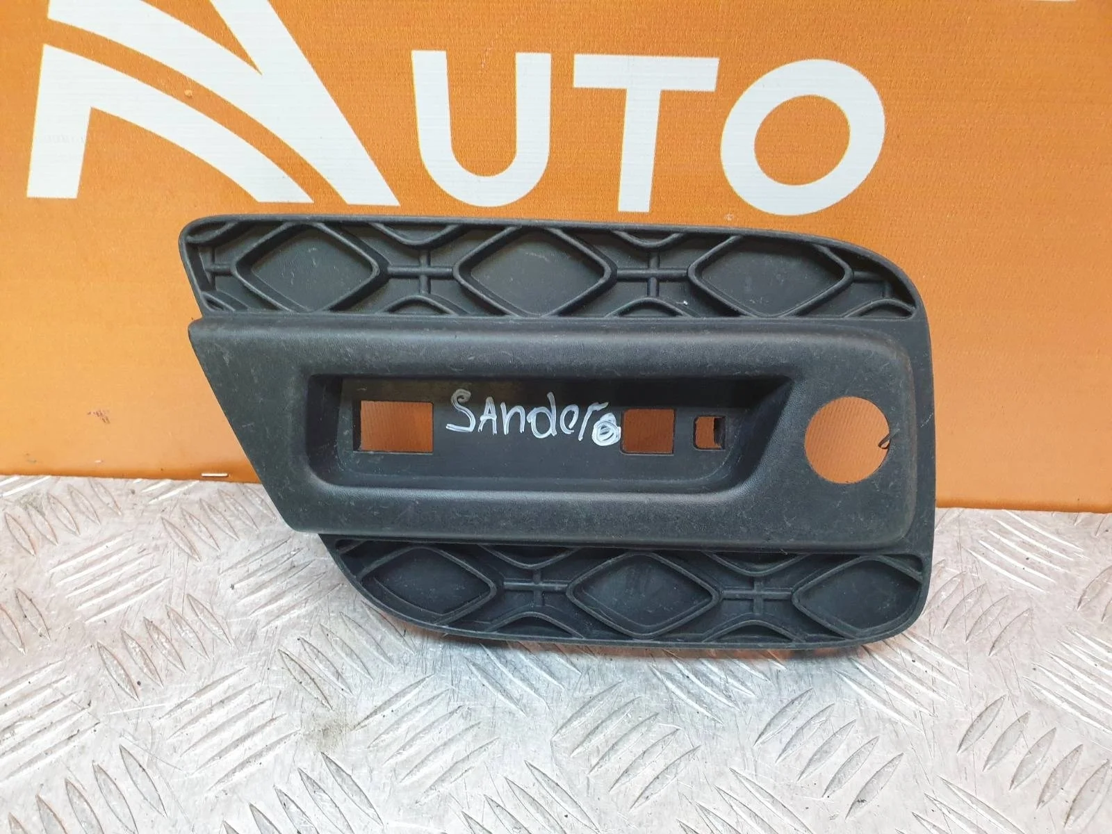 Накладка бампера Renault Sandero 2013-2022