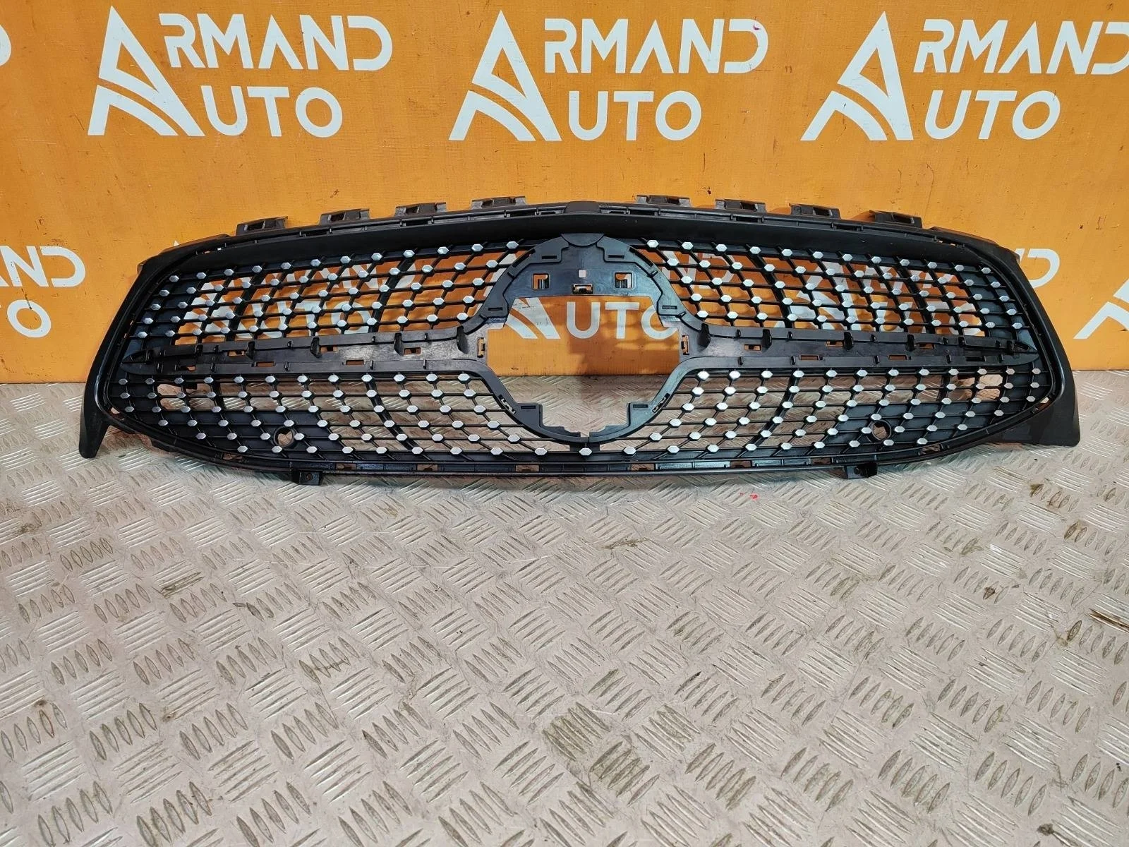 Решетка радиатора Mercedes CLA-Class 2019-нв C118