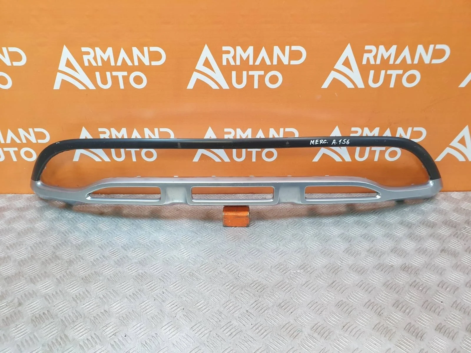 Накладка бампера Mercedes GLA-Class 2017-2020 X156