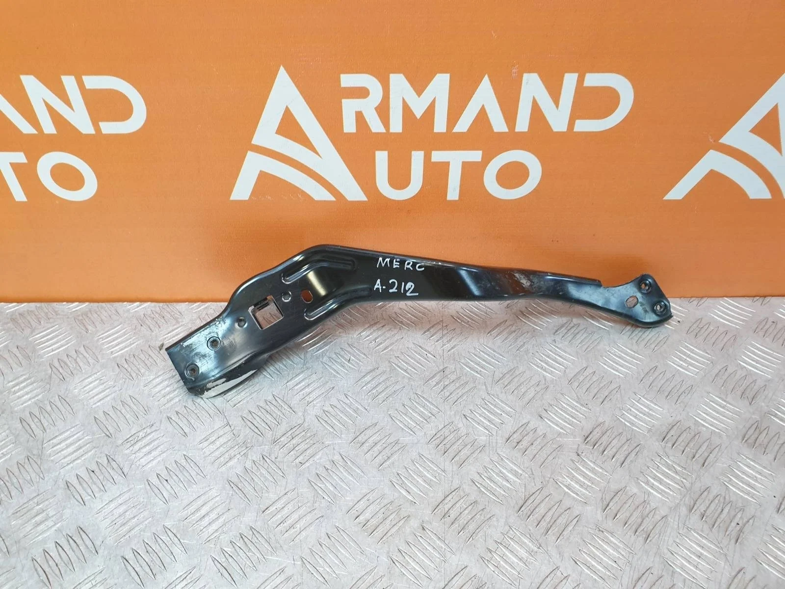 Кронштейн фары Mercedes -Class 2013-2016 W212, S212