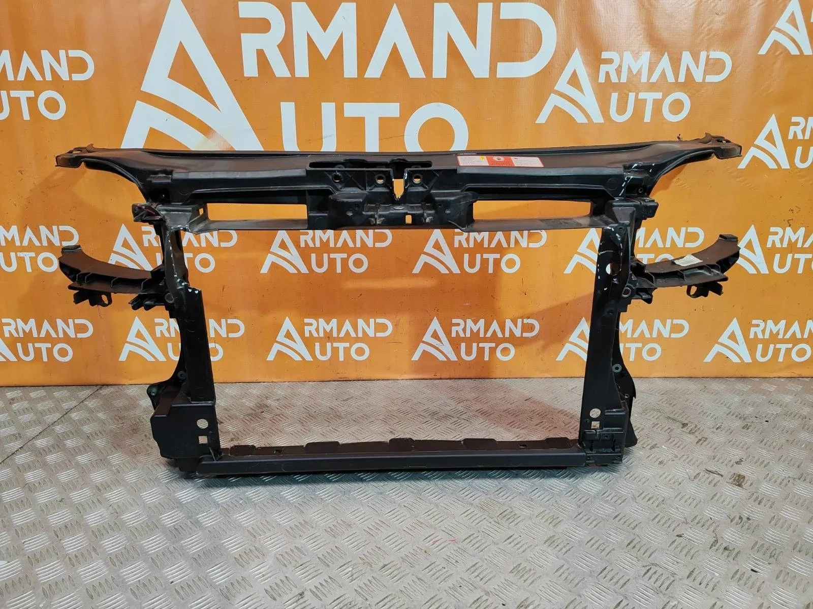 Панель передняя (суппорт радиатора) Audi A3 2004-2008 8P
