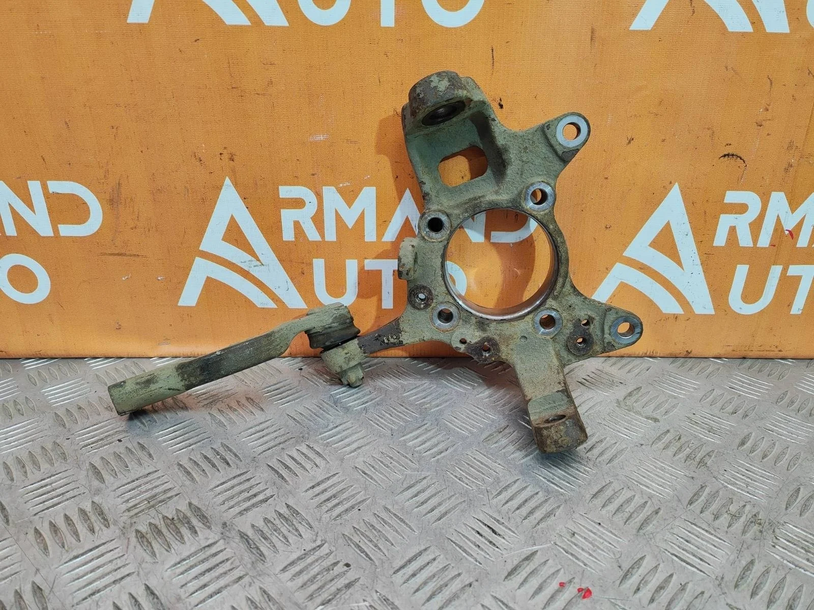 Кулак поворотный Mitsubishi L200 2006-2015 4