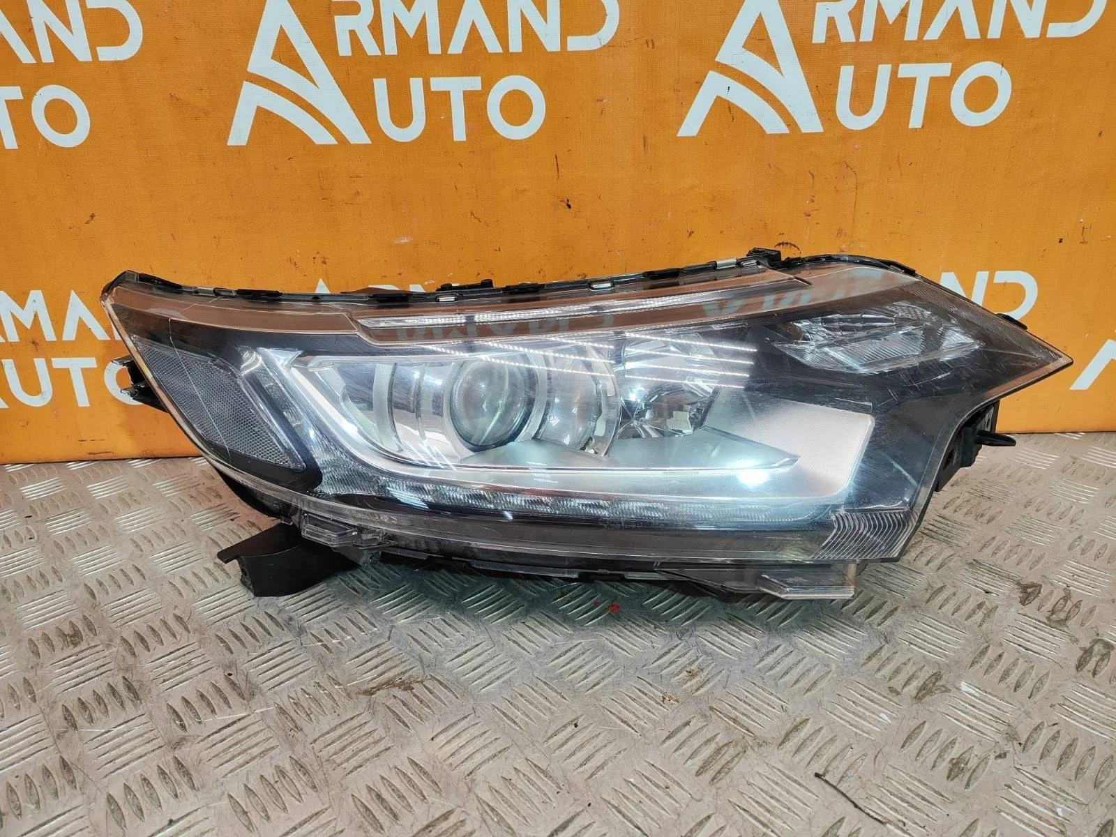 Фара Mitsubishi Outlander 2015-нв 3