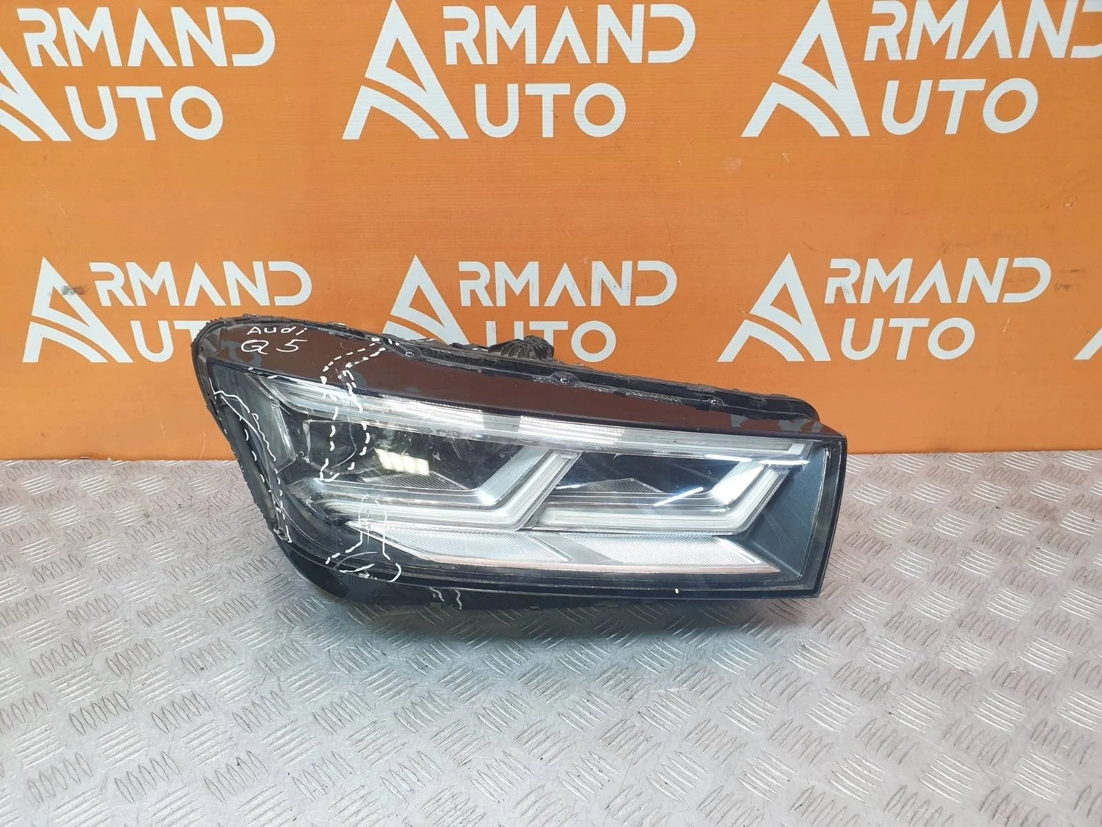 Фара Audi Q5 2017-2020 FY