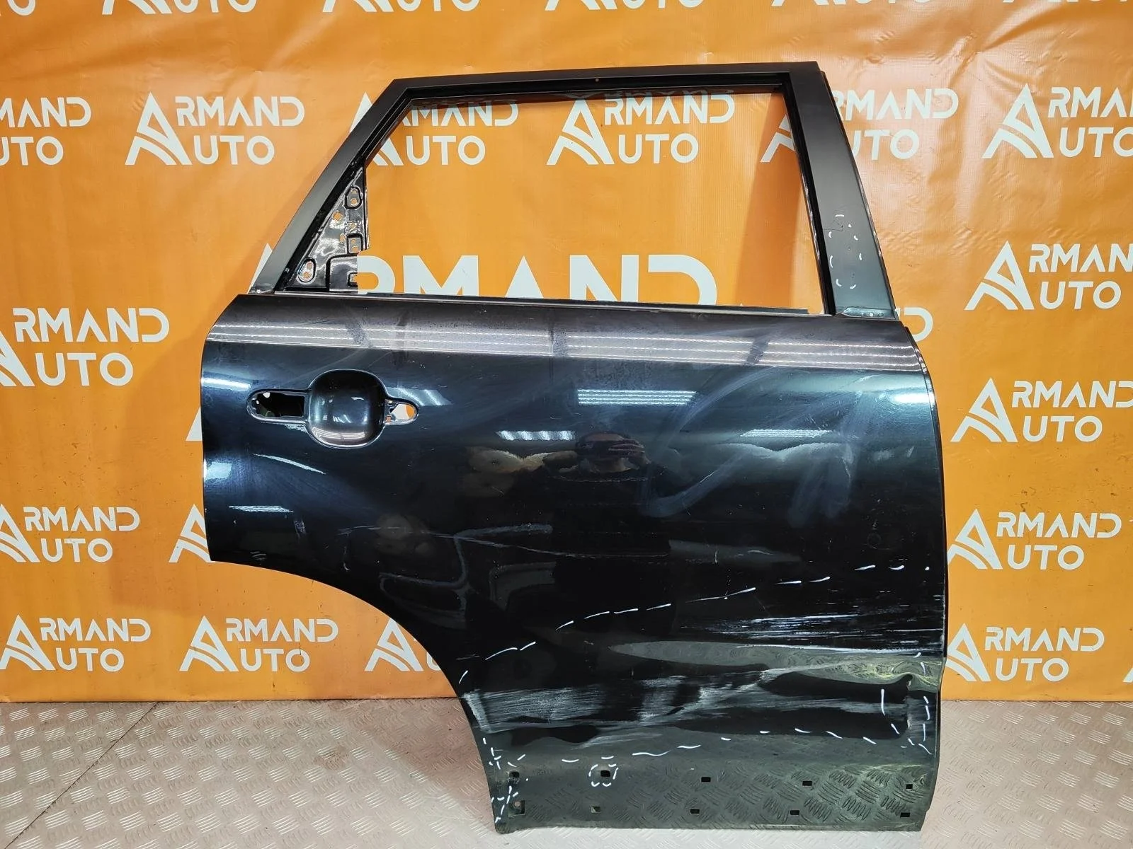 Дверь Kia Sorento 2009-2019 XM