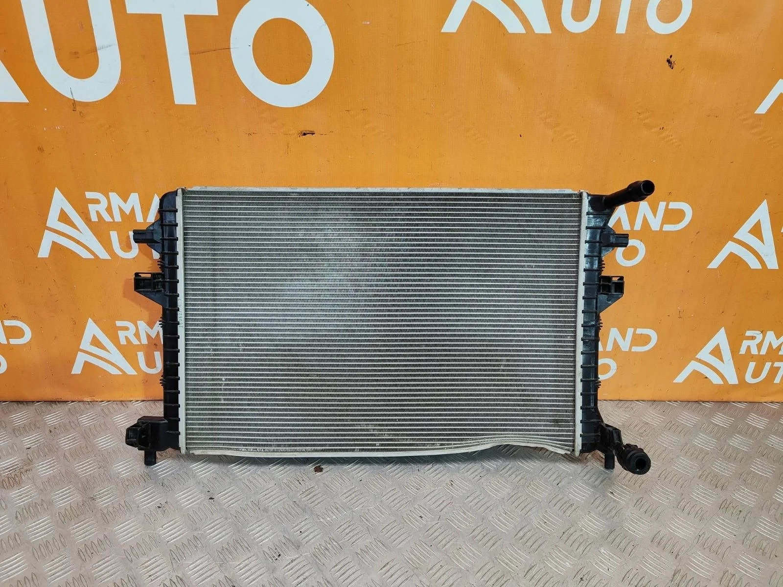 Радиатор двс дополнительный Volkswagen Golf 2012-2020 7