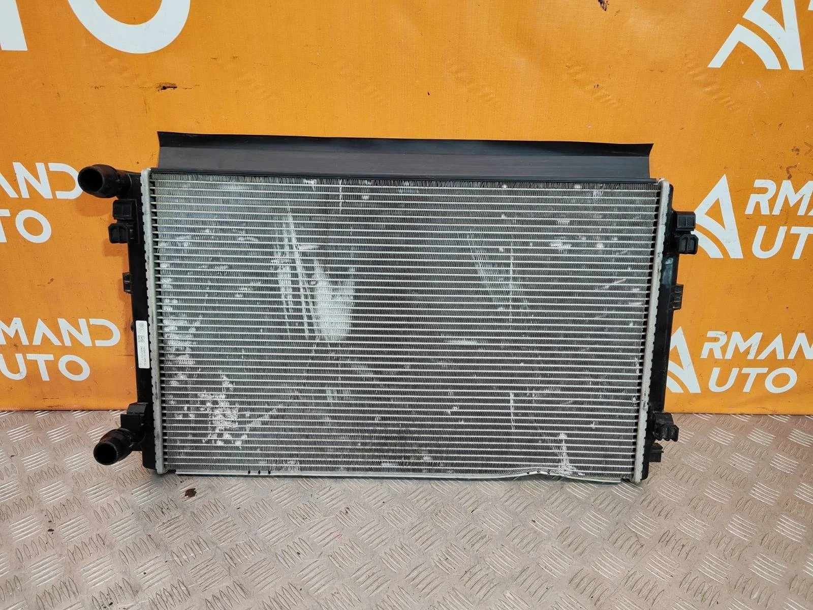 Радиатор двигателя (двс) Skoda Karoq 2017-нв